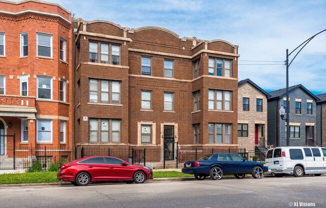 4750-4752 S Indiana Ave