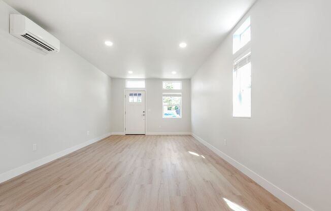 Modern North Beacon Hill Home with Updated Finishes and Great Amenities