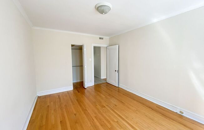 2 beds, 1 bath, 822 sqft, $2,150, Unit 5036-2