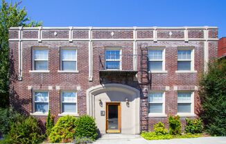 Elwood Apartments