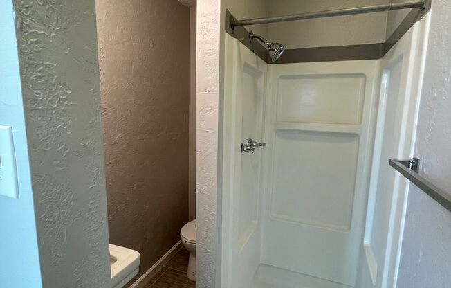 Studio, 1 bath, 450 sqft, $635, Unit 04