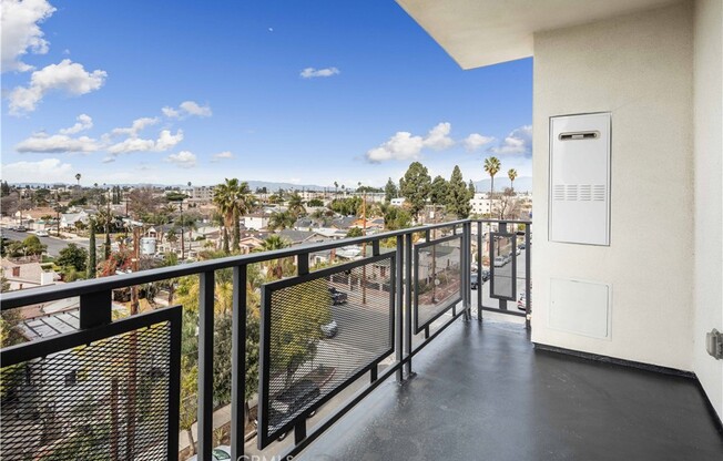 2 beds, 2 baths, 1,087 sqft, $2,899, Unit 505