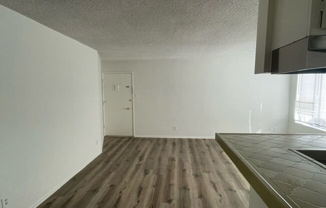 1 bed, 1 bath, $2,245, Unit 06