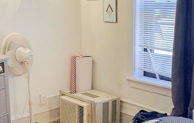 Studio, 1 bath, 520 sqft, $1,695, Unit 630.5-11