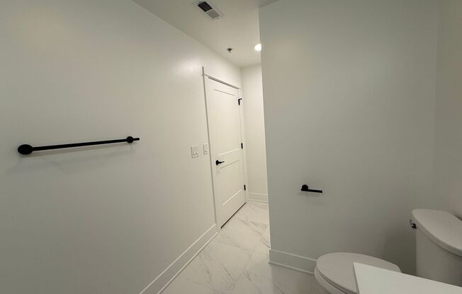 1 bed, 1.5 baths, 689 sqft, $3,395, Unit 209