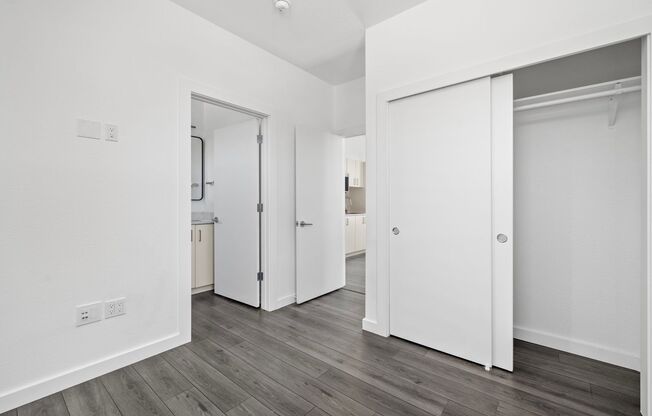 1 bed, 1 bath, 495 sqft, $2,495