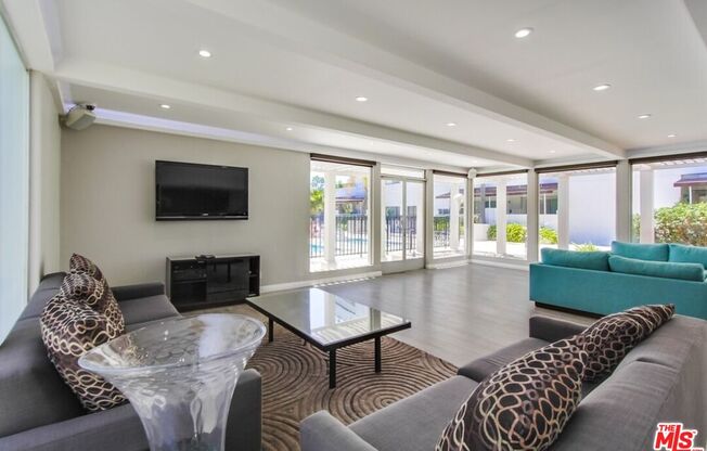 2 beds, 3 baths, 2,085 sqft, $7,250, Unit 1207