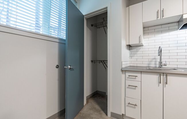 Studio, 1 bath, 154 sqft, $795, Unit 015