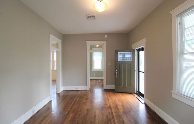 3 bedroom, 1 bathroom House Downtown Harrisonburg Available for Rent!