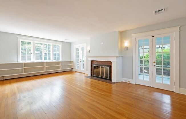 4BR 3.5 BA Chevy Chase Gem is Move-in Ready & Available for a Multi-Year Lease!