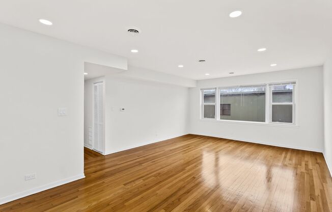2 beds, 1.5 baths, $2,395, Unit 404