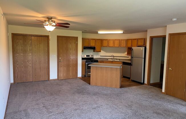 1 bed, 1 bath, 805 sqft, $1,465, Unit 927-206