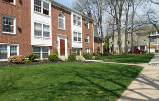 2 beds, 1.5 baths, $1,900, Unit Unit #3C