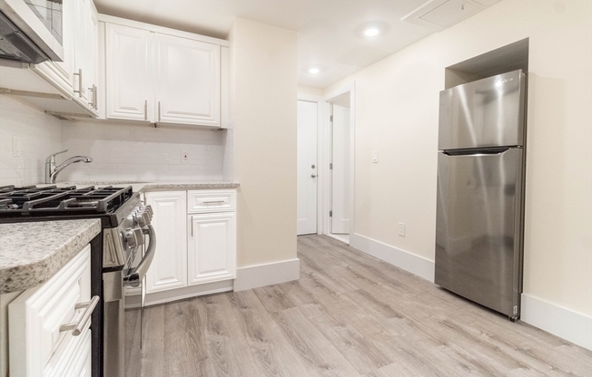 Studio, 1 bath, 518 sqft, $2,495, Unit 32