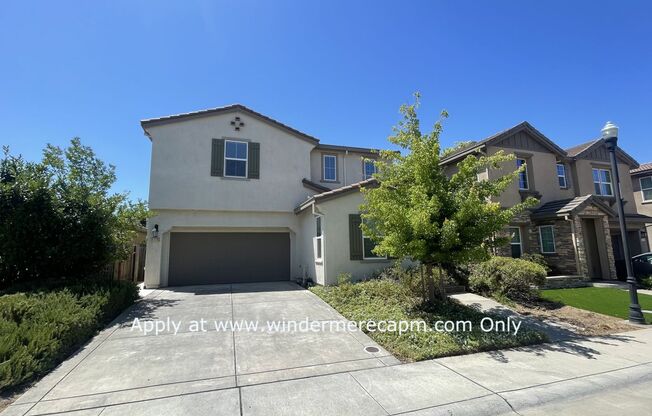 4 BDRM 3 BA Bright Home with Open Kitchen - Close to Elk Grove Auto Mall