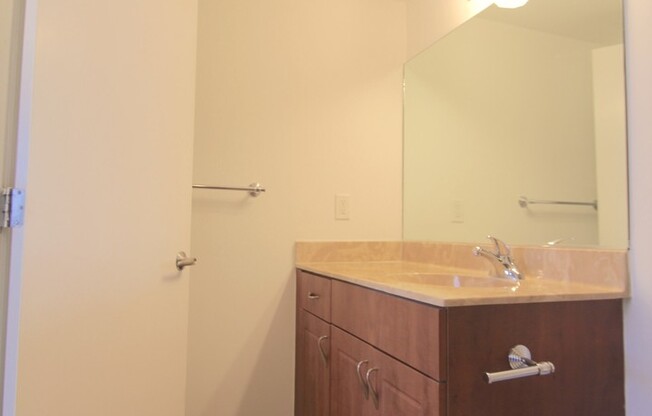 2 beds, 2 baths, 1,299 sqft, $3,200, Unit Unit 1001