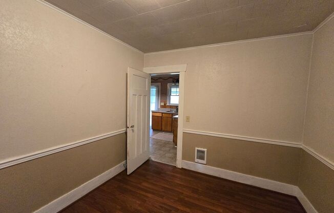 3 beds, 1 bath, $1,800