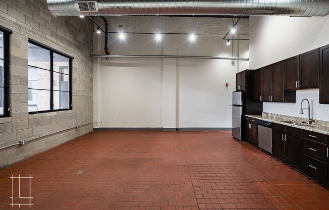 2 beds, 2 baths, $2,100, Unit 727 N. 4th St. Apt. 128