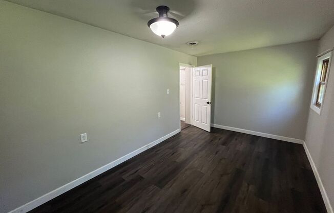 3 beds, 1 bath, $1,295