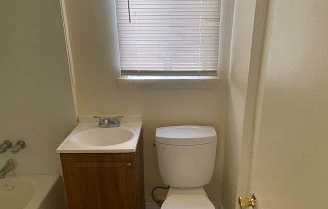 1 bed, 1 bath, 603 sqft, $1,650, Unit A