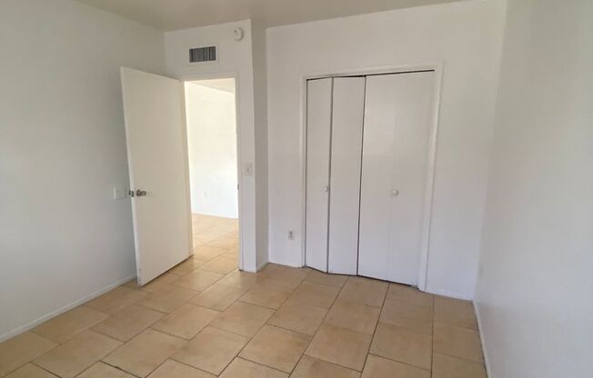 2 beds, 1 bath, 800 sqft, $940, Unit 221