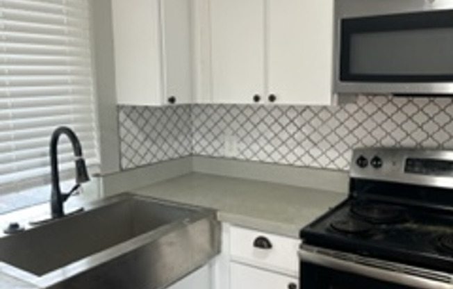 2 beds, 1 bath, 750 sqft, $1,350, Unit 1310
