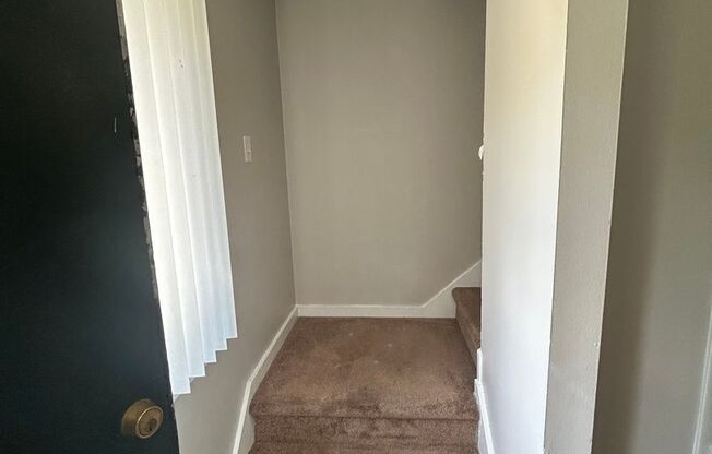 3 beds, 2.5 baths, 1,636 sqft, $1,379, Unit 729