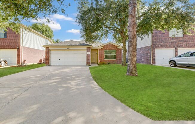 4 Bed Home Located in Cypress!