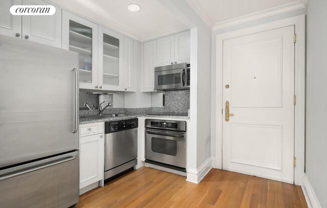 1 bed, 1 bath, 733 sqft, $5,995, Unit 9H