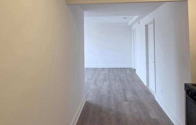1 bed, 1 bath, $5,500, Unit 10I