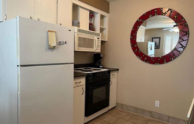 Furnished 2 bed/1 bath Apartment in Long Beach/All utilities Included