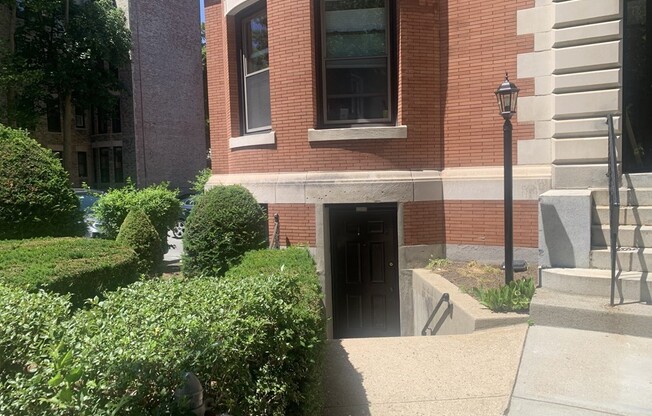 1064 Beacon St Apt B