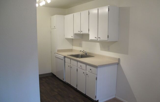 Woodlake Apartments