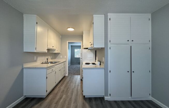 2 beds, 1 bath, 752 sqft, $1,495, Unit CA-30