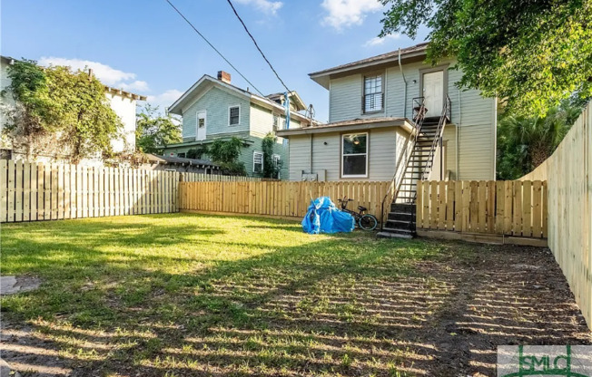 620 W 38 ST