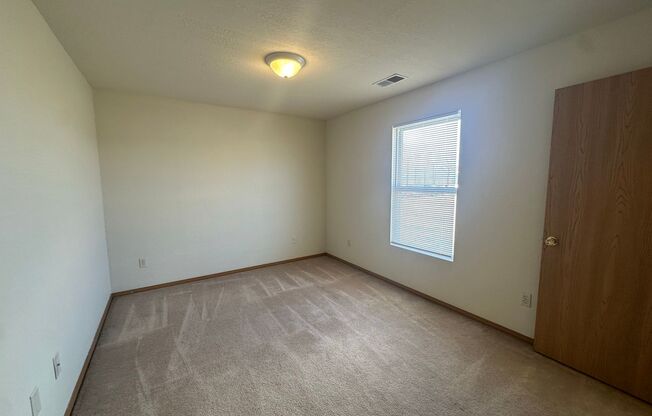 1 bed, 1 bath, 600 sqft, $995