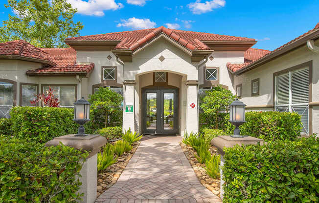 Welcome to Egret's Landing Apartments