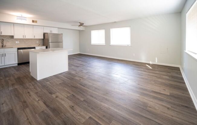 2 beds, 1.5 baths, 1,200 sqft, $1,895