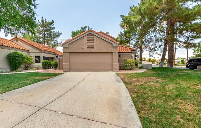 CHARMING 3 bed, 2 bath in Phoenix!