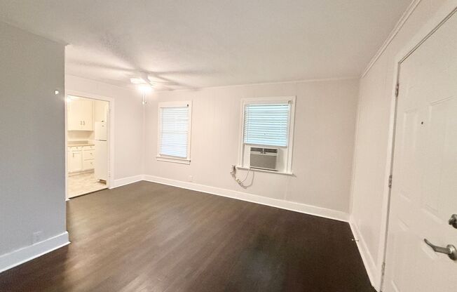 Adorable 2/1 Cottage near Downtown Lake Jackson!,