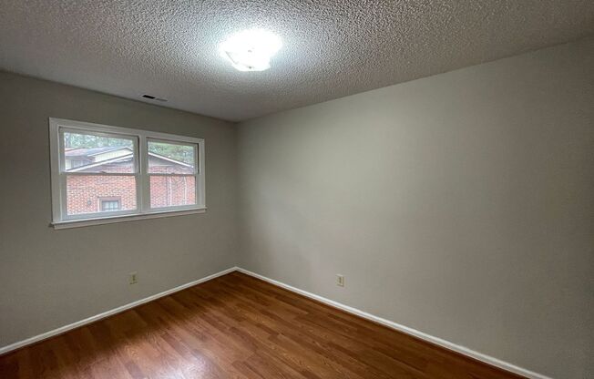 2 beds, 1 bath, $795, Unit 1135 Bridges Unit C