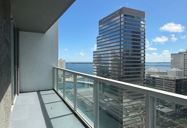 Spacious 1BR with Large Balcony & City/Bay Views at 500 Brickell