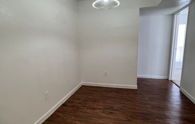 2 beds, 2 baths, 914 sqft, $1,095, Unit 22-904