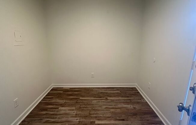 Studio, 1 bath, 475 sqft, $1,125, Unit 117