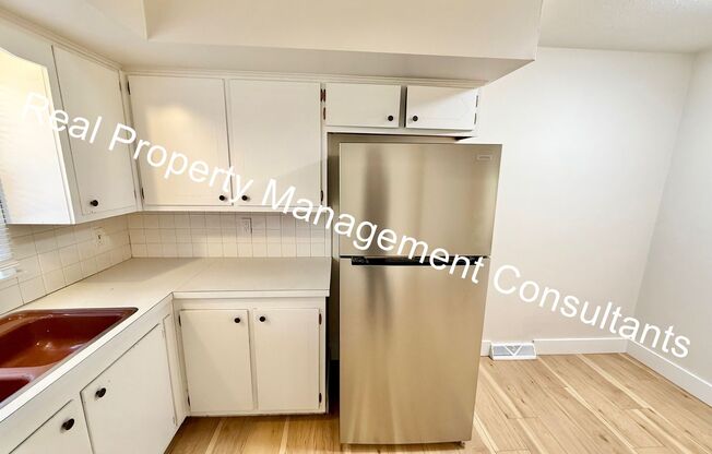 2 beds, 1 bath, $1,250