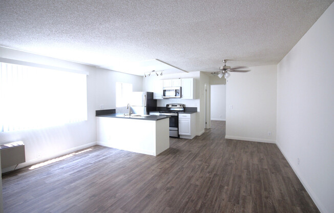 2 beds, 2 baths, 975 sqft, $2,595, Unit 118