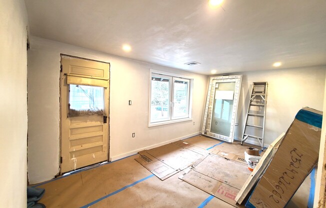 6 LILLIAN RD