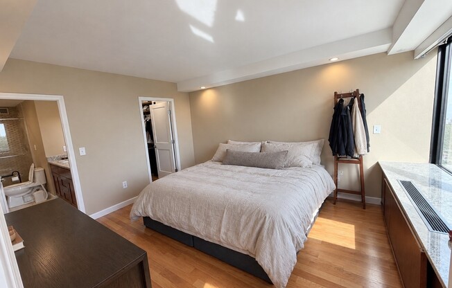 1 bed, 1 bath, 869 sqft, $3,400, Unit 6E