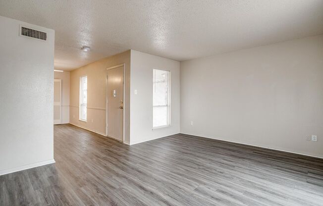 SPRING MOVE IN SPECIAL - HALF OFF FIRST MONTH