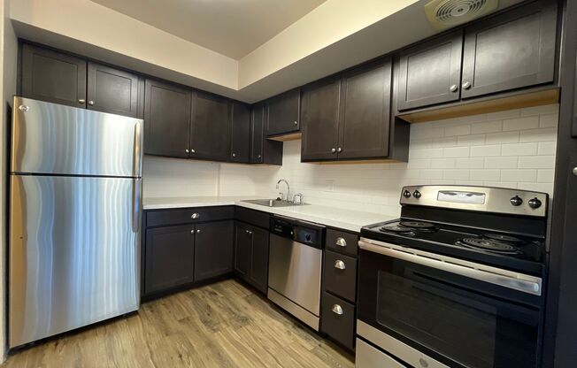 2 beds, 2 baths, 960 sqft, $1,895, Unit 107